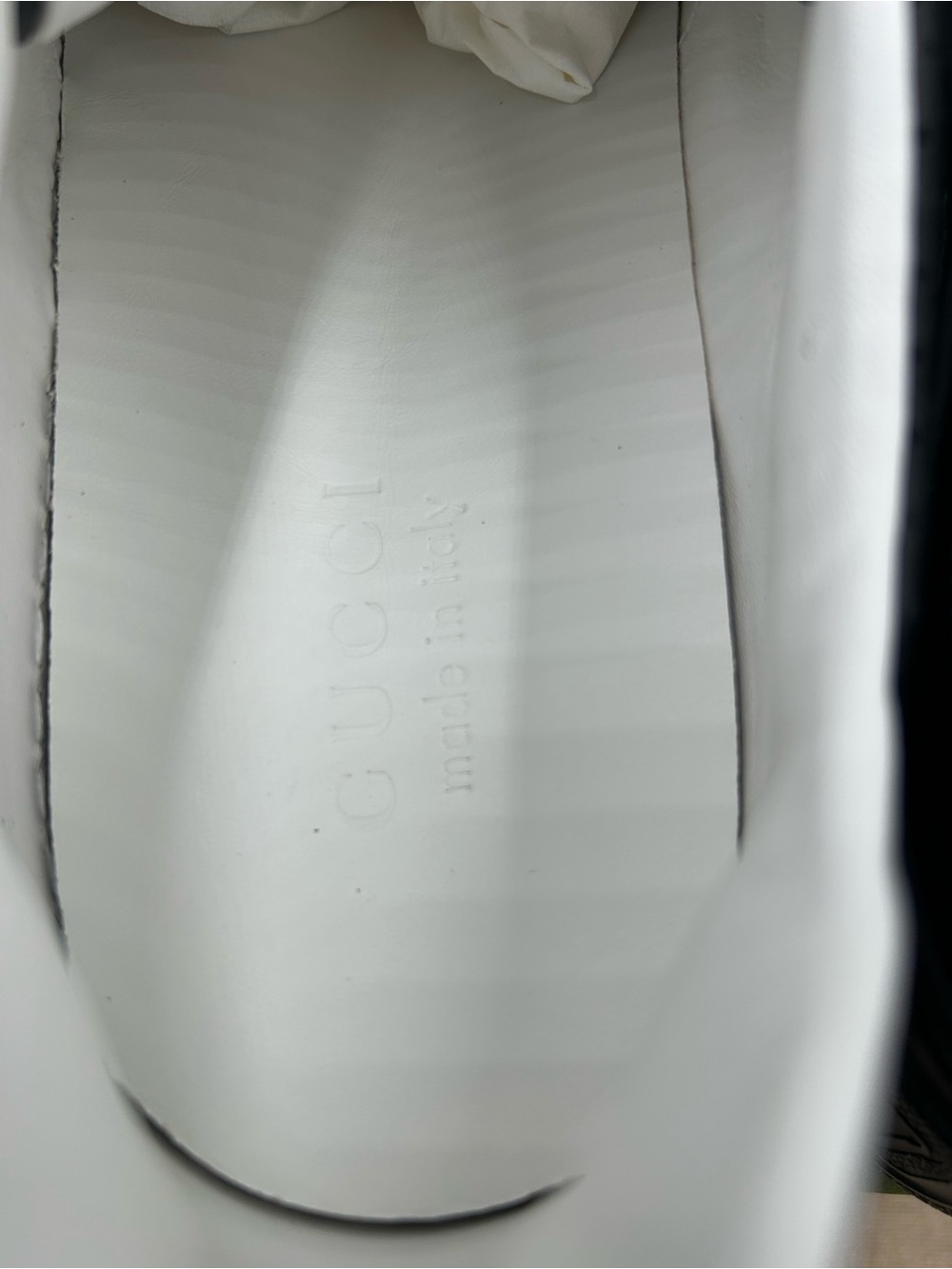 Men's Gucci, GG embossed leather sneakers size 10.5 made in Italy - Picture 9 of 11
